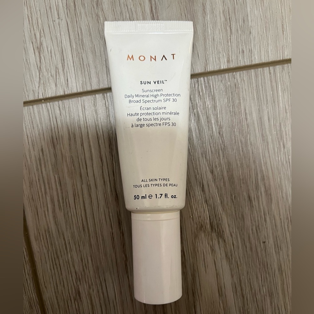 MONAT sunscreen “sun veil”